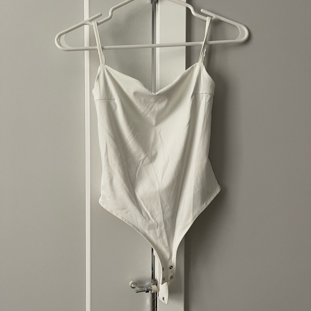 UNWORN, open back white top